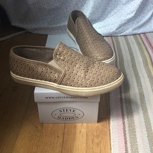 Steve Madden slip one size 10